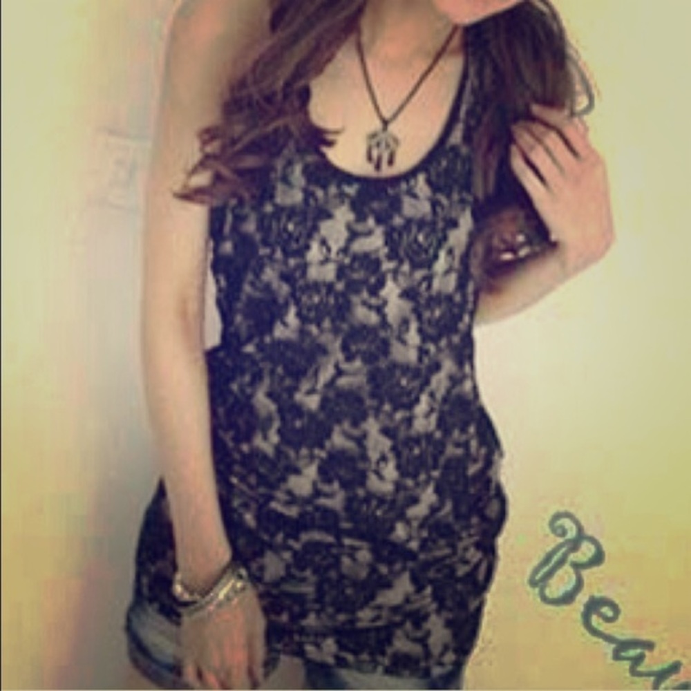 Beautiful lace tank🌸